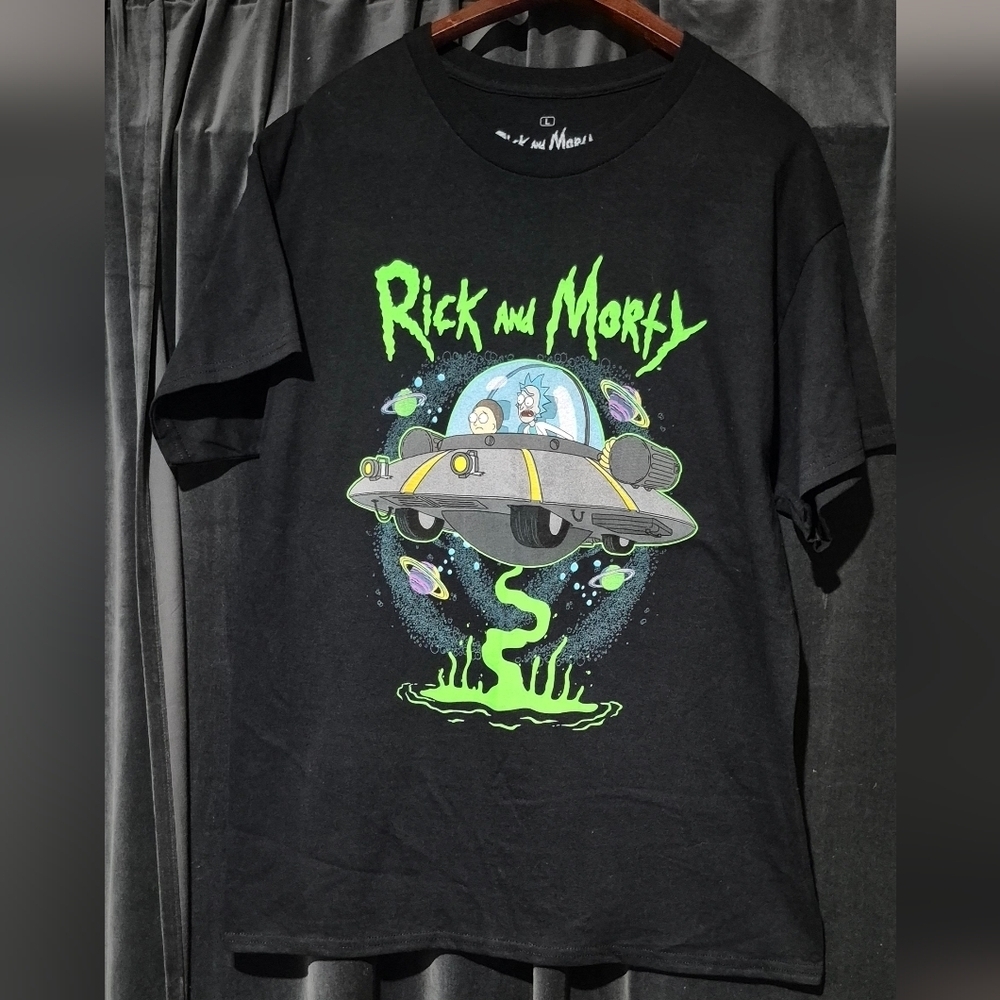 Ripple Junction Black and Green Graphic Tee